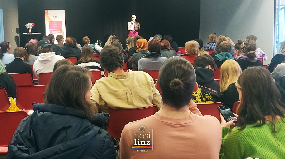 Voller Erfolg: Drag-Lesung in Linz
