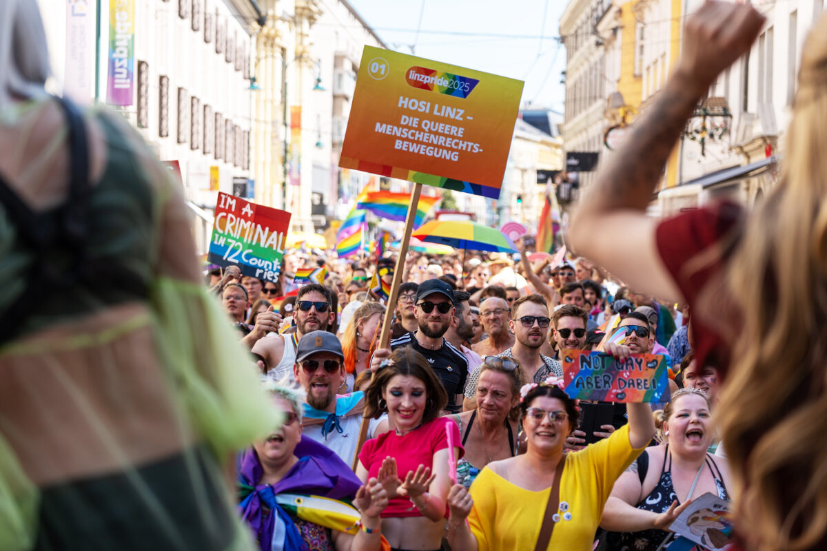 Wer Prides verbieten will, greift die Demokratie an!